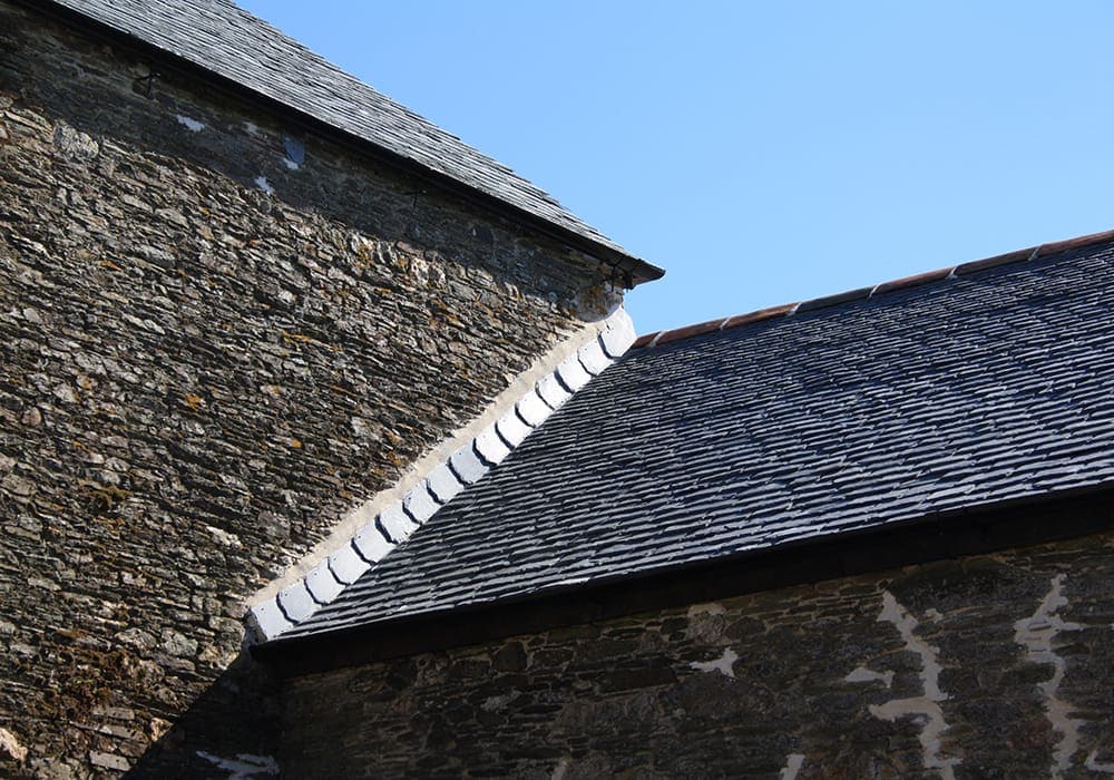 south west vernacular buildings,heritage assets,Dartmoor,The Tamar Valley,The South Hams,repair of medieval barns,with scantle slate roofs,cobb wall construction,straw bale insulation,traditional oak joinery,listed building surveys