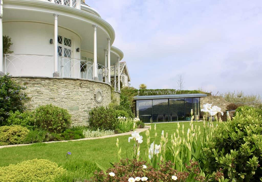 Modern Garden Pavilion in garden of Georgian Villa