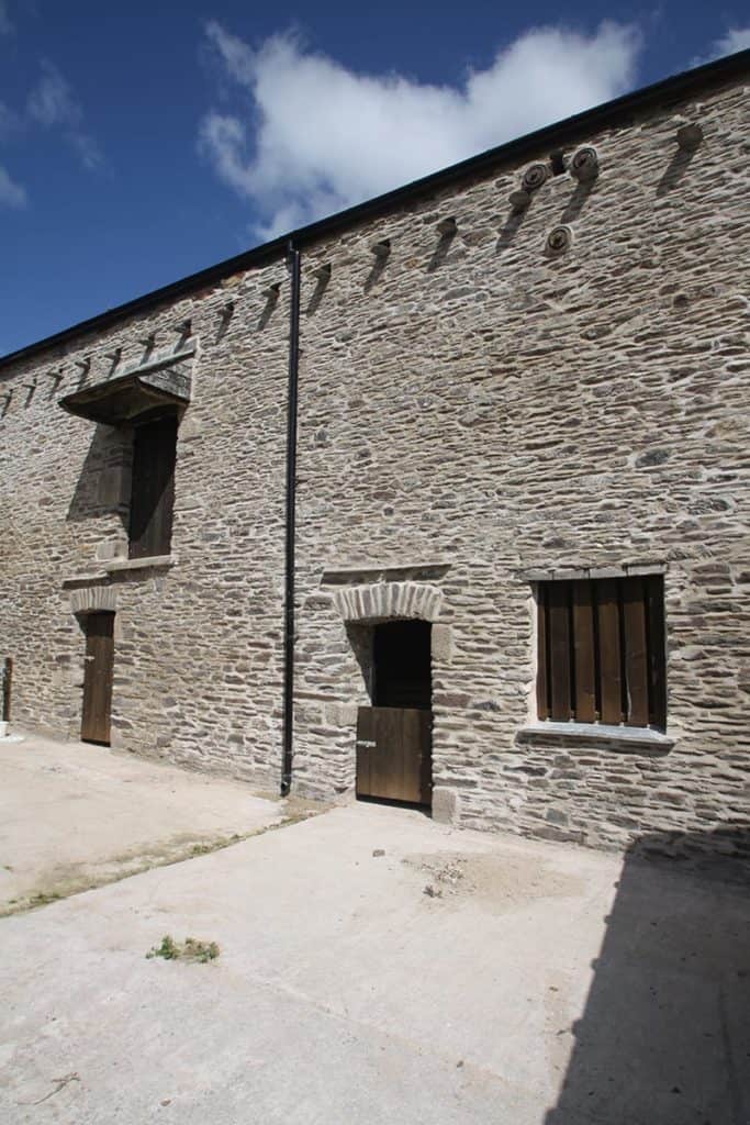 Restored traditional Grade II Barn with Dovecote